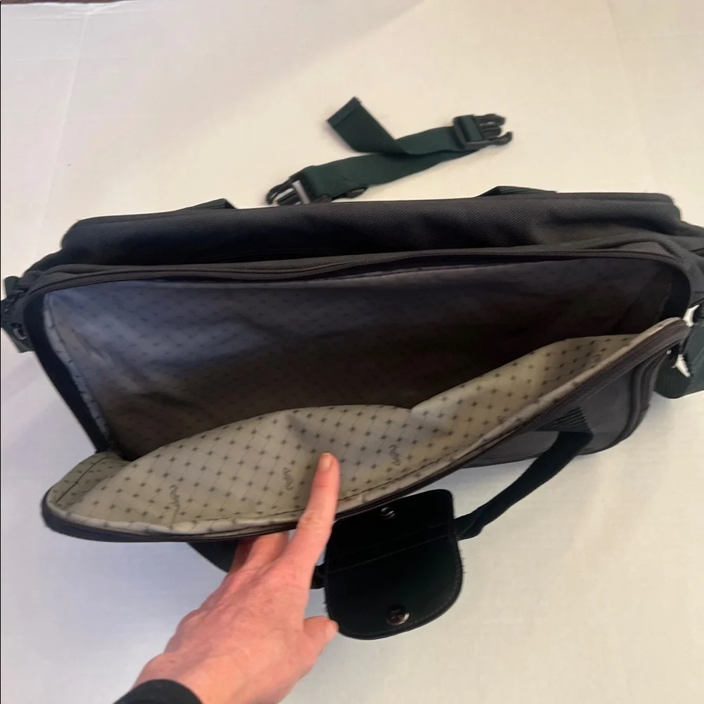 ATLANTIC CARRY-ON TRAVEL-OVERNIGHT LUGGAGE TOTE BAG WITH SHOULDER STRAP
